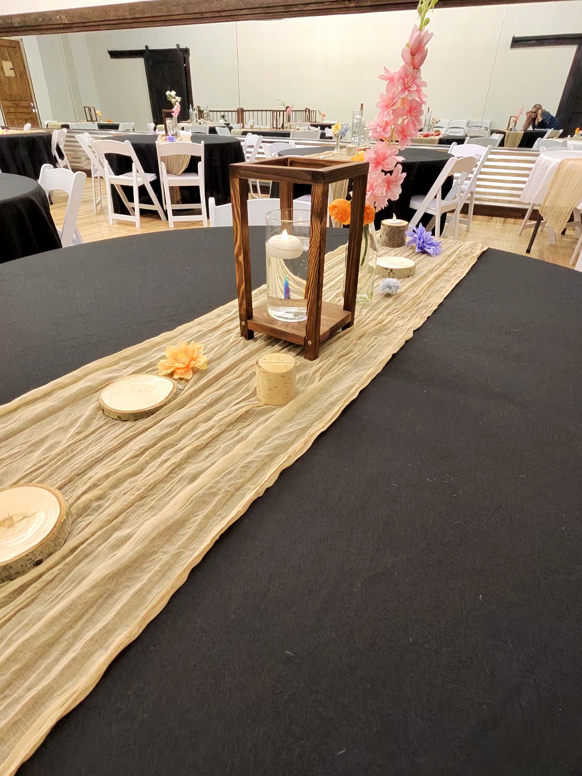Table runner and centerpiece for a celebration